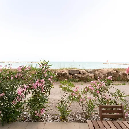 Apartmán Loft Bord De Mer, Marina Baie Des Anges