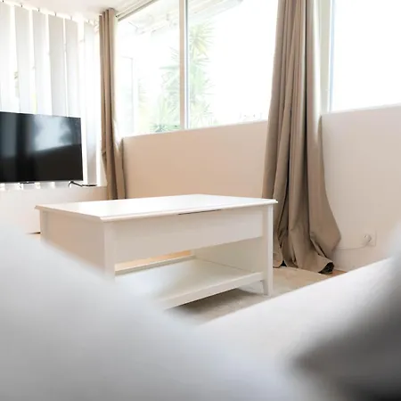 Apartmán Loft Bord De Mer, Marina Baie Des Anges *