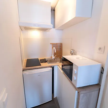 Loft Bord De Mer, Marina Baie Des Anges Apartmán *