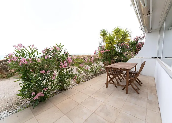 Loft Bord De Mer, Marina Baie Des Anges *