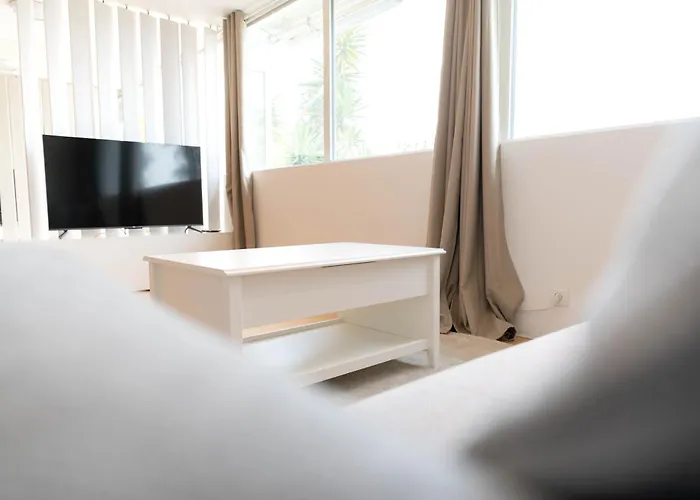 Apartamento Loft Bord De Mer, Marina Baie Des Anges *